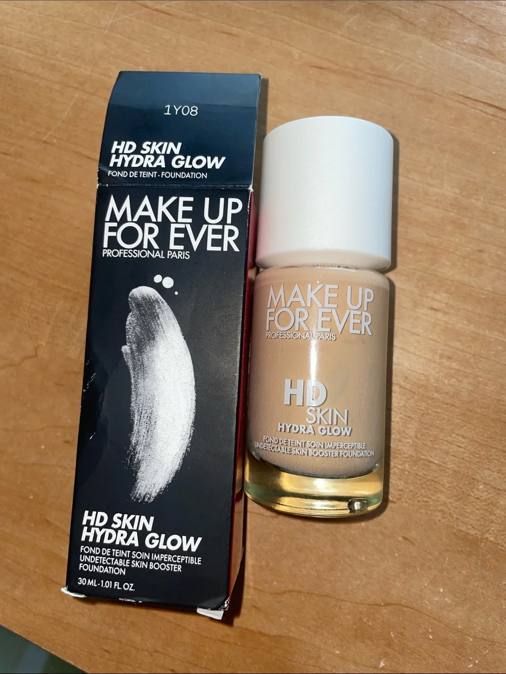 Makeup Forever HD Skin Hydra Glow Foundation - 1Y08 Warm Porcelain Fair to Light
